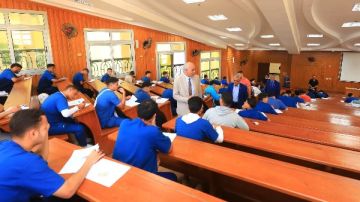 رئيس جامعة كفر الشيخ يتابع امتحانات نصف الترم بـ الأهلية.. صور رئيس جامعة كفر الشيخ يتابع امتحانات نصف الترم بـ الأهلية.. صور