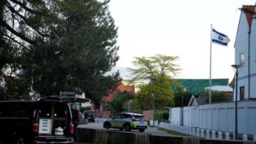 محكمة دنماركية تحاكم سويديين بتهمة الإرهاب لرميهما قنبلتين على سفارة إسرائيل