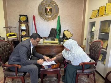 مديرية عمل الدقهلية تسلم عقود عمل جديدة لشباب من ذوى الإعاقة.. صور