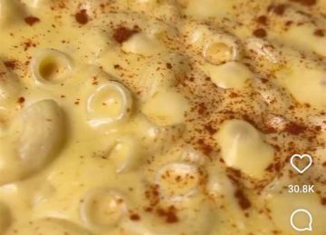 مكرونة غرقانة جبنة.. إعرفي طريقة عمل الماك آند تشيز (مكوناتها كلها عندك)