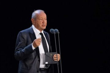 نجيب ساويرس يعرض شقة فاخرة للبيع هربا من قوانين لندن