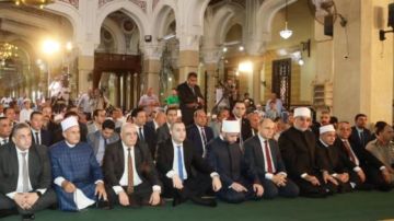 وزير الأوقاف والمفتي ومحافظ كفر الشيخ يؤدون صلاة الجمعة بمسجد الدسوقي صور وزير الأوقاف والمفتي ومحافظ كفر الشيخ يؤدون صلاة الجمعة بمسجد الدسوقي صور