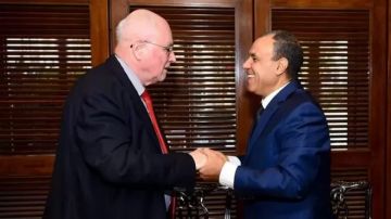 وزير الخارجية يلتقى البروفيسور الألماني فولكر كاودر بجامعة مدينة جيسن الألمانية