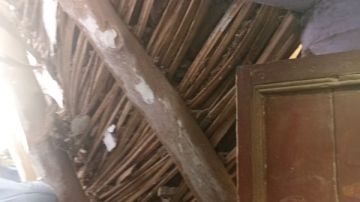 دون إصابات.. انهيار جزئي للطابق العلوي بمنزل في قرية الدير جنوب الأقصر.. صور