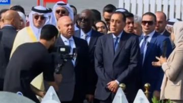 كامل الوزير يستعرض أحدث وسائل النقل البري والبحري والسككي المصنعة في مصر كامل الوزير يستعرض أحدث وسائل النقل البري والبحري والسككي المصنعة في مصر