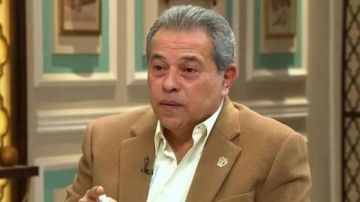 الحبس شهر للإعلامي توفيق عكاشة بسبب 225 ألف جنيه متجمد نفقة لطفله