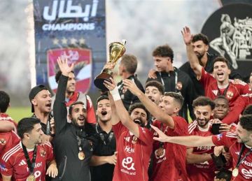 بعثة الأهلي تصل مصر بعد التتويج بكأس السوبر