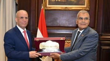 رئيس الشيوخ يبحث مع السفير العراقي تعزيز العلاقات المصرية-العراقية ودعم التنسيق المشترك رئيس الشيوخ يبحث مع السفير العراقي تعزيز العلاقات المصرية-العراقية ودعم التنسيق المشترك