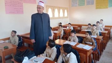 رئيس منطقة كفر الشيخ الأزهرية يتفقد سير الدراسة بمعهد النطاف الابتدائي