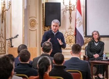 وزير السياحة للجالية المصرية بلندن: يجب أن تكونوا فخورين بمصريتكم