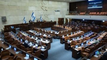 الكنيست الإسرائيلي يقر مشروع قانون يعطي الحكومة صلاحيات أوسع على الإعلام الكنيست الإسرائيلي يقر مشروع قانون يعطي الحكومة صلاحيات أوسع على الإعلام