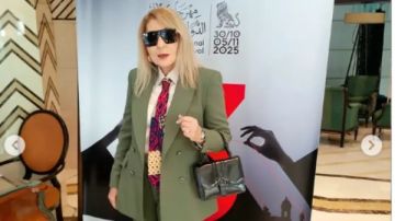 رد ناري من نادية الجندي على منتقدي ملابسها.. فيديو