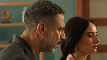 زينة تنفجر وتهدد محمد فراج بملفات فساد وفيديوهات غرفة النوم في ورد وشوكولاته زينة تنفجر وتهدد محمد فراج بملفات فساد وفيديوهات غرفة النوم في ورد وشوكولاته