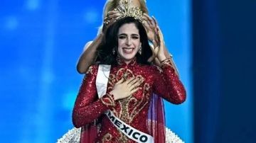 فاطمة بوش ملكة جمال الكون.. ما سر تتويجها بعد الفضيحة؟