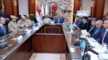 محافظ سوهاج وقائد قوات الدفاع الشعبي والعسكري يشهدان بدء فعاليات التدريب العملي صقر 159 محافظ سوهاج وقائد قوات الدفاع الشعبي والعسكري يشهدان بدء فعاليات التدريب العملي صقر 159