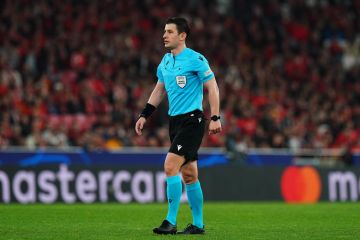 موقف محرج لحكم تركي خلال مباراة الأهلي والزمالك موقف محرج لحكم تركي خلال مباراة الأهلي والزمالك