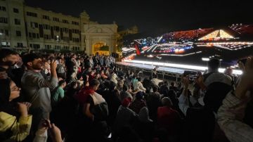 أهالي عابدين يتابعون احتفالية المتحف المصري الكبير.. صور أهالي عابدين يتابعون احتفالية المتحف المصري الكبير.. صور