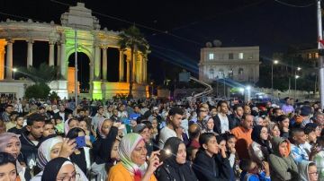 الإسكندرانية يتابعون بفخر واعتزاز فعاليات افتتاح المتحف المصري الكبير