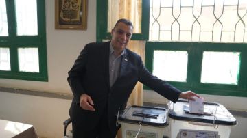 هاني حليم يدلي بصوته في انتخابات النواب ويدعو للمشاركة الإيجابية