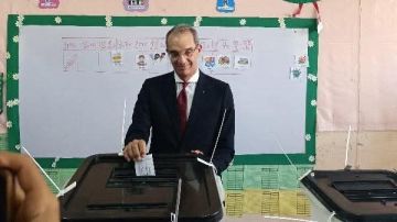 وزراء ومسؤولون يدلون بأصواتهم في انتخابات النواب 2025