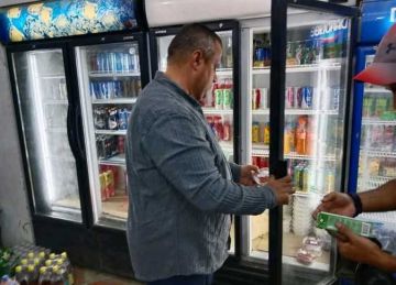 إعدام كمية من الأغذية الفاسدة بوسط سيناء إعدام كمية من الأغذية الفاسدة بوسط سيناء