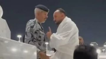 الخارجية تعلن انتهاء أزمة المعتمر بالحرم المكي.. والمواطن: شكرا على سرعة الاستجابة الخارجية تعلن انتهاء أزمة المعتمر بالحرم المكي.. والمواطن: شكرا على سرعة الاستجابة