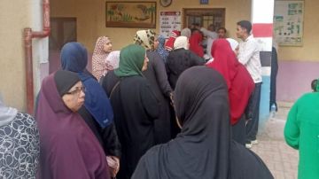 المصريون يختارون نوابهم بالمرحلة الثانية لانتخابات مجلس النواب في 13 محافظة.. بعد قليل المصريون يختارون نوابهم بالمرحلة الثانية لانتخابات مجلس النواب في 13 محافظة.. بعد قليل