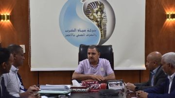 رئيس مياه الأقصر يلتقي اللجنة النقابية لبحث مطالب العاملين