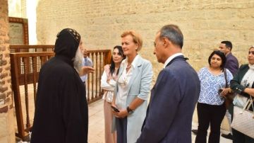 سفيرة الاتحاد الأوروبي ووفد من الطائفة الإنجيلية في زيارة لدير العذراء بالمحرق