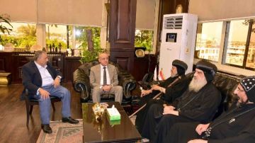 محافظ الأقصر يستقبل وفد دير مارجرجس بالرزيقات بمناسبة بدء الموسم السنوي