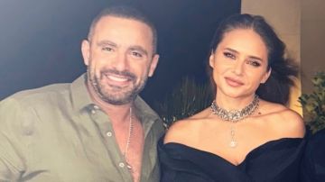 نيللي كريم تشارك جمهورها صورة برفقة أحمد السقا