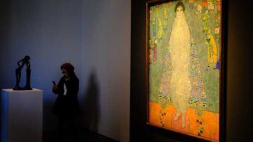 236 مليون دولار.. لوحة نادرة تصبح أغلى عمل فني حديث في تاريخ المزادات ما السبب؟