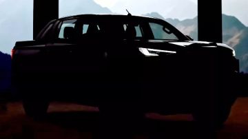 تويوتا هايلوكس الجديدة تكشف عن وجهها قبل إطلاقها عالميا الأسبوع المقبل