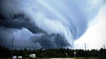 مصرع وفقدان 4 أشخاص في فيتنام جراء العاصفة الإستوائية كوتو 