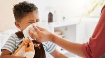 مع بداية موسم الفيروسات.. احمى طفلك بـ ملعقة عسل على الريق