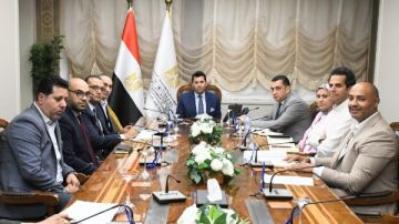 وزير الشباب يناقش خطة تطوير منظومة الطب الرياضي في مصر وزير الشباب يناقش خطة تطوير منظومة الطب الرياضي في مصر