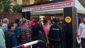 إقبال كبير على لجان انتخابات مجلس النواب في الوايلي والظاهر.. صور