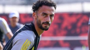 الأهلي يسعي لحسم تجديد التعاقد مع عبدالقادر والشحات