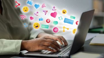 حكم نشر ومشاركة البلوجر للمقاطع غير الأخلاقية.. الإفتاء تجيب