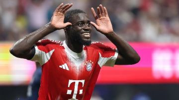 رئيس بايرن ميونخ يقطع الطريق على ريال مدريد وبرشلونة بشأن أوباميكانو رئيس بايرن ميونخ يقطع الطريق على ريال مدريد وبرشلونة بشأن أوباميكانو