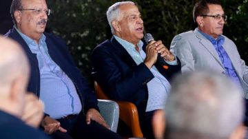 رئيس سموحة يتفقد النادي ويستمع لشكاوى الأعضاء