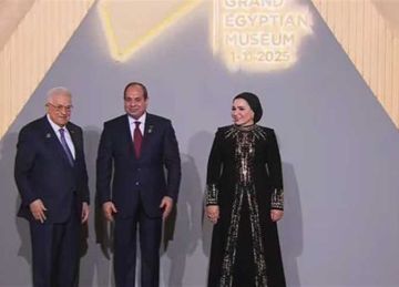 الرئيس الفلسطيني يشيد بعظمة مصر وتاريخها وحاضرها