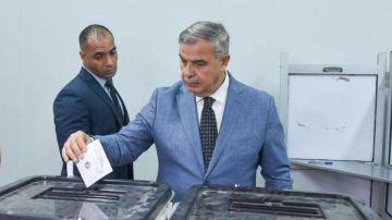 غرفة عمليات لحظية لمتابعة الانتخابات.. ومحافظ الإسكندرية يؤدي واجبه الانتخابي غرفة عمليات لحظية لمتابعة الانتخابات.. ومحافظ الإسكندرية يؤدي واجبه الانتخابي