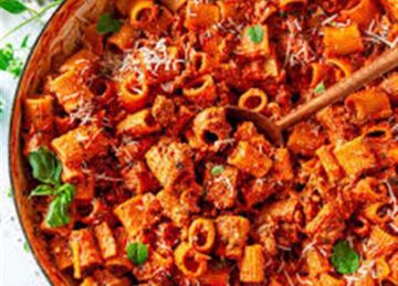 مبكبكة السجق .. أكلة شتوية مصرية تمنح الدفء والنكهة في ليالي البرد (الطريقة والخطوات) مبكبكة السجق .. أكلة شتوية مصرية تمنح الدفء والنكهة في ليالي البرد (الطريقة والخطوات)