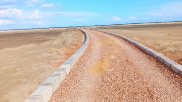 محافظ كفرالشيخ يتابع أعمال التطوير والتنسيق الحضاري بمصيف بلطيم.. صور