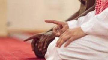 حكم طهارة وصلاة العامل في محطات البنزين