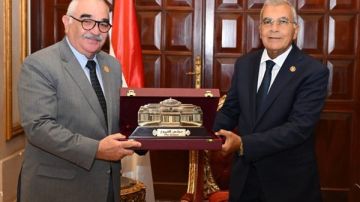 رئيس هيئة قضايا الدولة يهنئ المستشار عصام فريد لتوليه رئاسة مجلس الشيوخ رئيس هيئة قضايا الدولة يهنئ المستشار عصام فريد لتوليه رئاسة مجلس الشيوخ