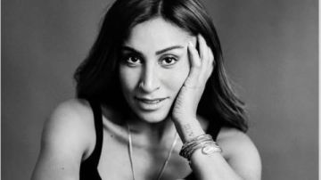 سعره مفاجأة.. دينا الشربيني تخطف الأنظار بفستان دانتيل أبيض سعره مفاجأة.. دينا الشربيني تخطف الأنظار بفستان دانتيل أبيض