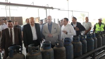 محافظ بني سويف يتفقد مصنع غاز النيل لتعبئة اسطوانات البوتاجاز محافظ بني سويف يتفقد مصنع غاز النيل لتعبئة اسطوانات البوتاجاز