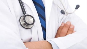 مصير البلاغات الكيدية وحماية الطبيب في القانون الجديد.. متحدث الصحة يكشف